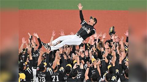 快新聞／王者歸來！福岡軟銀鷹洋聯優勝二連霸　開季傷兵滿營曾墊底、今成功逆襲奪冠