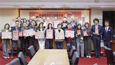 快新聞／「動物版小橘書」上線！吳沛憶等人齊推人寵一線　線上、實體版皆開放