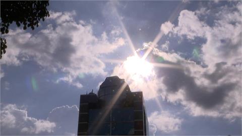 雨神亂中秋？2地區午後雷雨狂炸　「貝碧佳」將轉中颱...林嘉愷對台影響