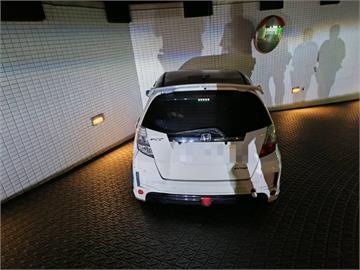 快新聞／假配合真衝撞！男竊車牌拒檢逃逸　桃園警方連夜追捕逮人