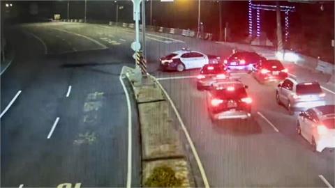 桃園深夜疑20輛車聚集飆車　警巡邏三小時再查獲無照駕駛