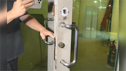 扯！高雄影城火災警鈴大響　無人引導疏散、逃生門打不開
