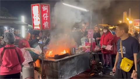 夜市「這一攤」生意太好起火疑似「發爐」　老闆沒在怕「火裡繼續出餐」