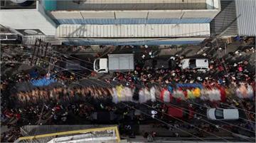 巴西里約掃毒121死！空拍畫面曝屍體沿街排開　場面怵目驚心