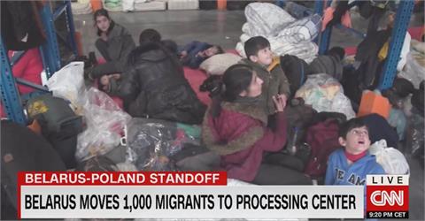 白俄移轉難民待倉庫 歐盟出資人道救援