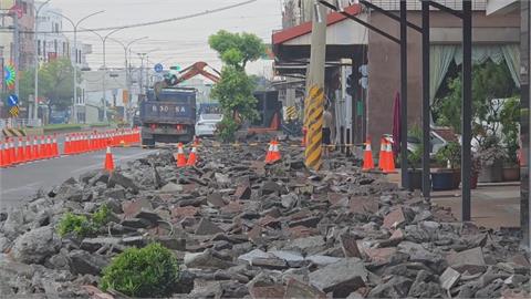 嘉義人行道施工惹民怨！　民眾怒四天無法出門、騎樓積水