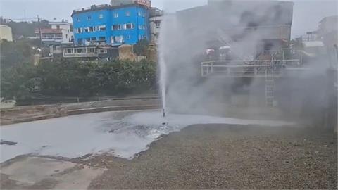 萬里驚見「溫泉水」噴泉　全因鑽探調查挖到溫泉水脈