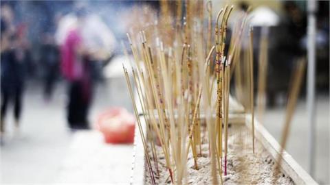 明23:00鬼門開「鬼月」絕不普渡？命理師驚吐原因：等於開門讓祂進…