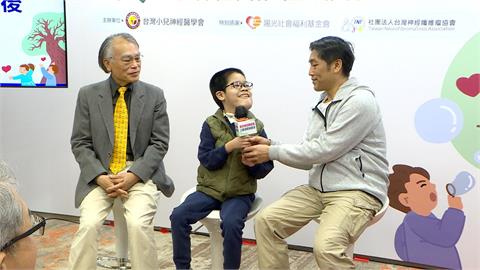 腫瘤影響顏面發育！　12歲周小弟靠標靶藥重拾自信