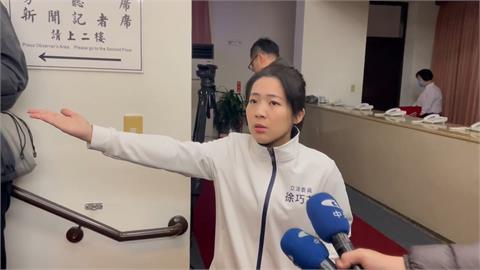 立院戰場擴大藍、綠助理互嗆！　綠委助理怒槓傅崐萁、和陳玉珍對峙