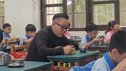 視察營養午餐遭基市府控「行政不中立」　童子瑋傻眼：忘記我還是議長？