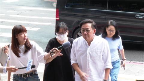詹姆士涉公司驗資不實首開庭　當庭認罪求緩刑