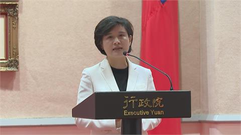 快新聞／笑稱秘書長交接典禮如「同學會」　鄭麗君：明鑫王牌、經濟優先