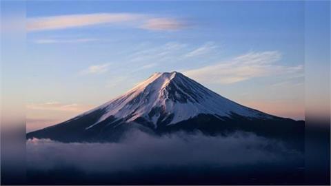 相隔200公里 日本三重縣拍攝夢幻「漂浮富士山」