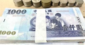 4萬塊紅包塞枕頭卻忘記　女子丟洗衣機目睹「超傻眼一幕」：當眾洗錢