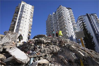 快新聞／土耳其強震逾2.8萬人死亡　35歲男子受困「149小時」後被救出