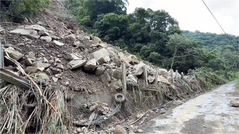 "巨人之手"景點前雪山坑道路邊坡不穩 禁遊客通行
