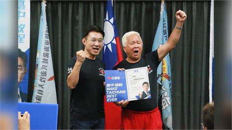 快新聞／扯！綠營創黨元老竟倒戈助選江啟臣　台中市黨部火速開鍘