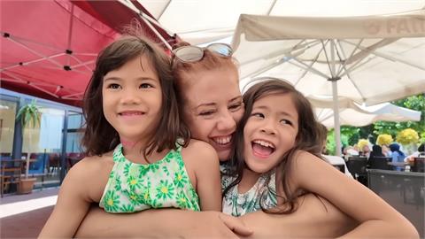 好幸福！吳鳳時隔1年「攜家人回土耳其」　妹妹抱2姪女開心得差點流淚