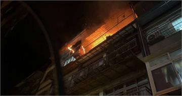 基隆民宅凌晨大火「全面燃燒」　獨居8旬翁身亡