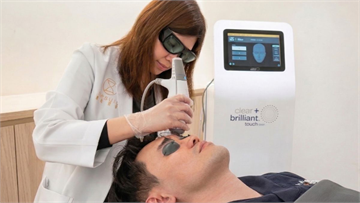 「鳳凰光」開啟養膚雷射新紀元！ 醫師帶你秒懂鳳凰光和皮秒、飛梭關鍵差異