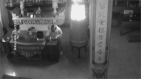 有夠虔誠？一路跪拜潛入廟宇　賊小年夜偷香油錢仍被逮