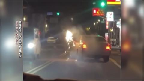 駕駛開車沿路「揮舞仙女棒」畫面曝光　最高可處３萬６千元罰鍰