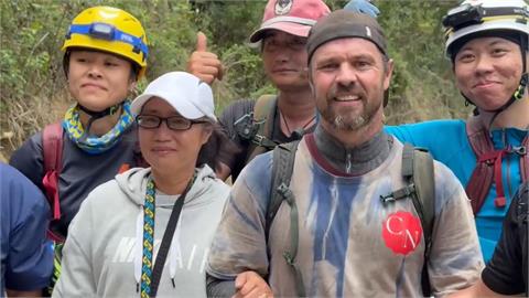 受困峭壁山洞近一週獲救　台東澳洲女婿馬修：不敢再上山