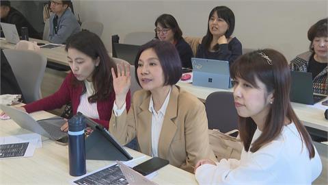 歌仔戲天后唐美雲「政大EMBA榜首」　為戲曲開創新局