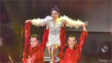 張秀卿暴瘦同框小鮮肉！激動喊「今晚屬於我」 甜蜜互動婆媽超羨慕