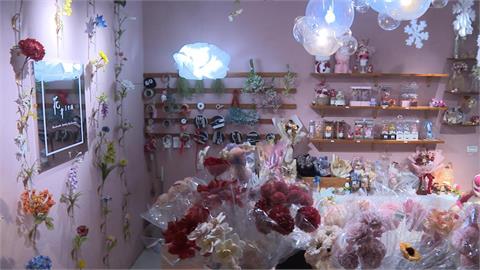 成品外觀仿真花！花店業者引進水晶花"過年增喜氣"