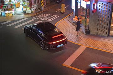 31分鐘配額賣完！HYUNDAI  IONIQ 6獲2023世界風雲車大獎