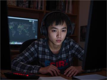 青少年社群沉迷成警訊　兒盟：性影像外流風險暴增