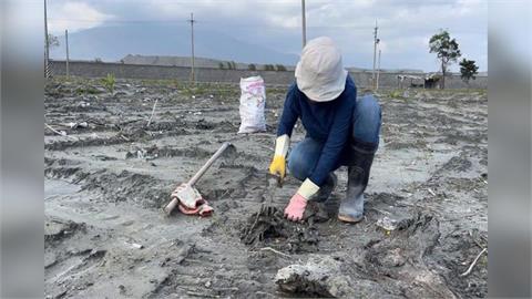 花蓮光復北富村淤泥飄臭! 村民盼大型機具進駐開挖