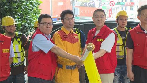 快新聞／丹娜絲颱風重創嘉義！基隆市啟動馳援　謝國樑授旗送救援隊出發