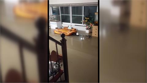 低壓帶+西南風豪雨整夜狂炸　嘉義累積雨量近400mm全縣停班課