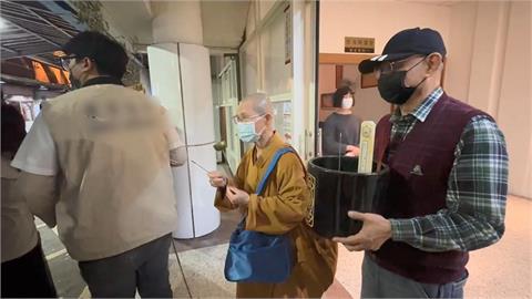 快新聞／柯爸辭世！柯文哲弟被疑「這原因」捧牌位　陳佩琪回應了