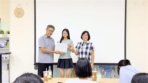 暑假半導體營好國際化！　烏克蘭學生加入教學　晶片課全英文開講