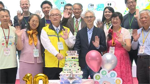 「科普列車」環島六天返航北車 終點站科學市集湧百名學童