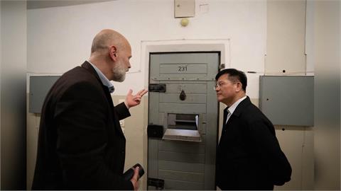 快新聞／林佳龍訪德走進史塔西黑牢！憶台灣白色恐怖　《大濛》成交流焦點