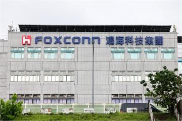 鴻海2高層爆千萬回扣原因曝光　稽核防弊主管搜索時全程坐鎮緊盯