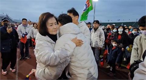 快新聞／林姿妙「貴賓」身分站Ｃ位　涉貪停職仍參加元旦升旗典禮