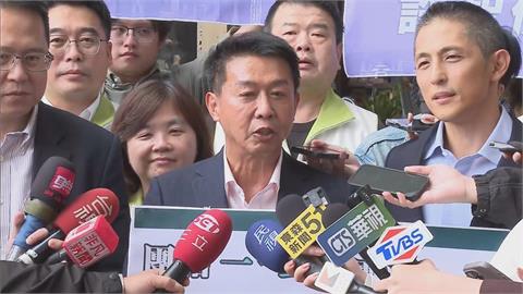 快新聞/不怕民調低!許智傑登記選高雄市長 霸氣喊:小金剛不是塑膠做的