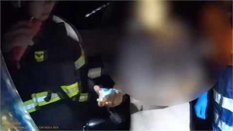 上路前先吸喪屍煙彈! 駕駛建國高架撞前車釀2傷