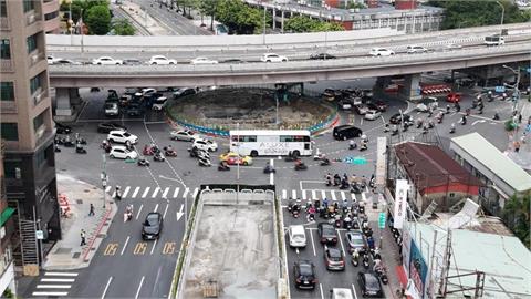 公館圓環改正交第4天　救護車鳴笛1分鐘才駛出