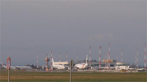 美國航空傳收炸彈威脅！　義大利戰機護送緊急迫降羅馬機場