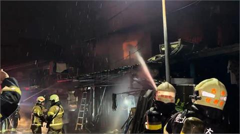 北市信義區深夜2層樓鐵皮屋火警！　屋主一家跳樓逃生送醫