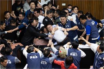 44位藍綠立委遭送件罷免　藍區域立委僅一人未被鎖定
