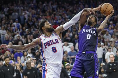 NBA(影)／有沒有搞錯？最後3分鐘0得分！　76人進攻大當機遭國王演出逆轉秀