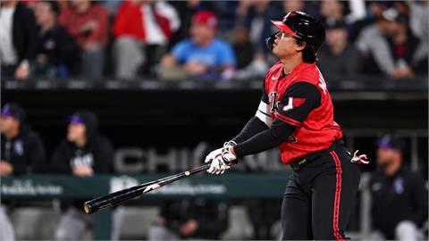 MLB(影)/菜鳥村上宗隆炸裂雙響砲!率領白襪擊敗落磯、緊咬美聯中區龍頭